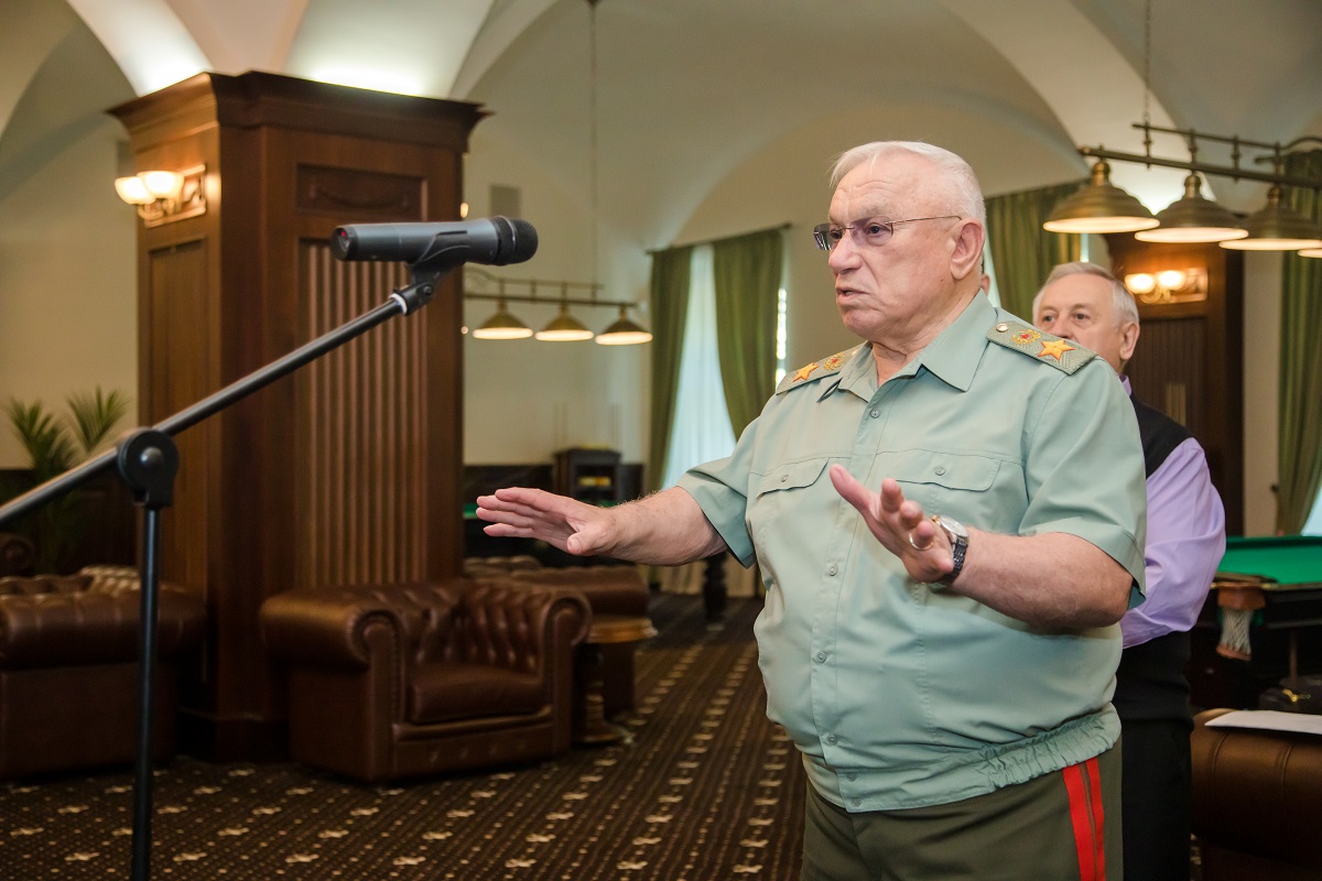 Поликлиника генерала трошева. Полковник. Логинов Геннадий Николаевич генерал-полковник. Главный ВОЕННОКОМАНДУЮЩИЙ РФ. Генерал полковник Рожко.