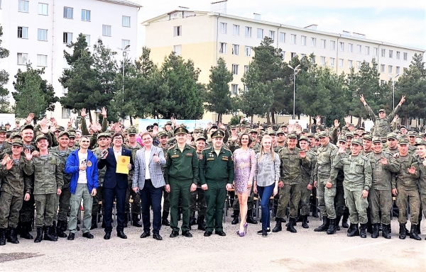 ПЕСНИ В ИСПОЛНЕНИИ АРТИСТОВ ЦДРА ЗВУЧАЛИ НА РОССИЙСКИХ ВОЕННЫХ БАЗАХ В ТАДЖИКИСТАНЕ И В КИРГИЗИИ