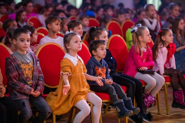 ДЕТСКИЙ СМЕХ И БЕЗЗАБОТНОЕ ВЕСЕЛЬЕ. В ЦДРА СОСТОЯЛСЯ ПОКАЗ НОВОГОДНЕГО МЮЗИКЛА &laquo;#СКАЗКА ПО-НОВОМУ
