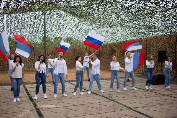 АРТИСТЫ ЦДРА ВНОВЬ ПОРАДОВАЛИ УЧАСТНИКОВ СКШУ &laquo;ВОСТОК-2022&raquo; ИСПОЛНИТЕЛЬСКИМ МАСТЕРСТВОМ