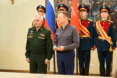 НАЙДЕННЫЕ НАГРАДЫ ВРЕМЕН ВЕЛИКОЙ ОТЕЧЕСТВЕННОЙ ВОЙНЫ ПЕРЕДАЛИ РОДНЫМ КРАСНОАРМЕЙЦЕВ